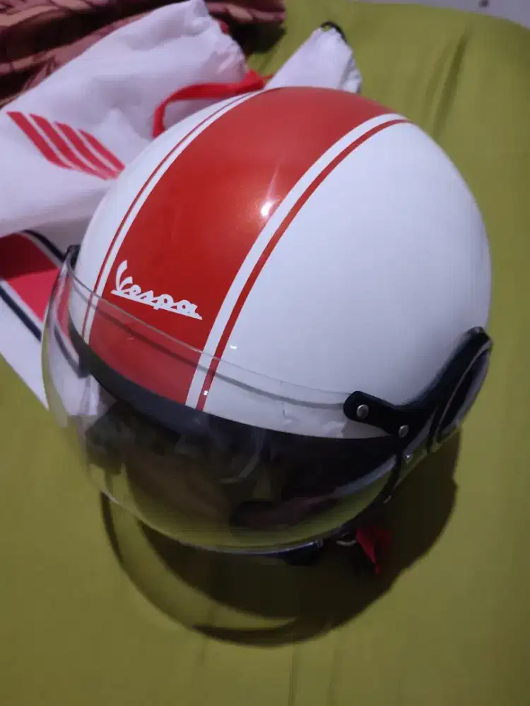 JUAL HELM VESPA