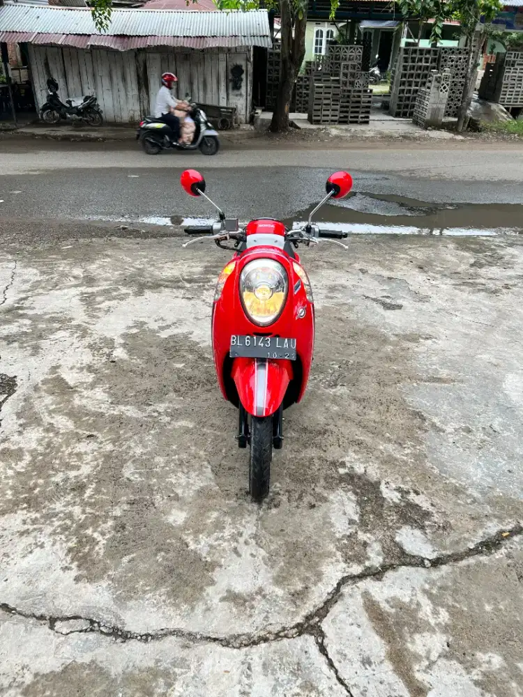 Di jual honda scoopy tahun 2016