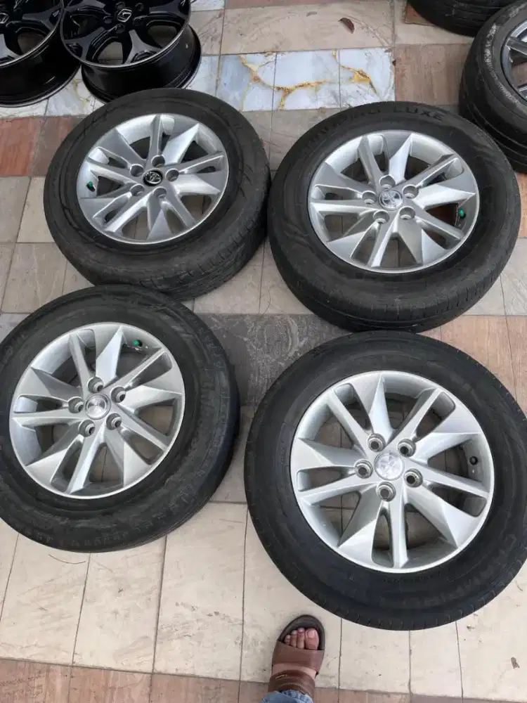 Velg original Innova reborn ring 16 pcd 5x114,3 ban 205/65 R16