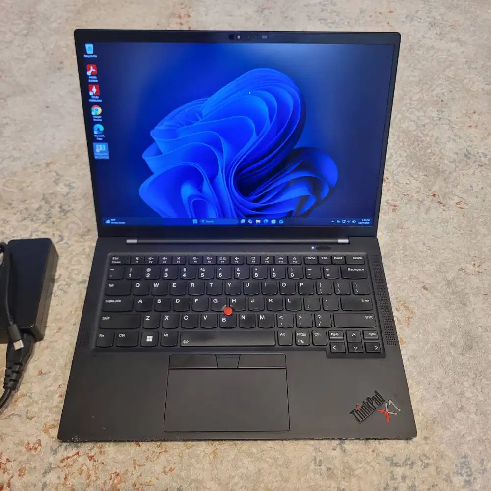 Thinkpad X1 Carbon Gen 9 i7-1165G7 16/256