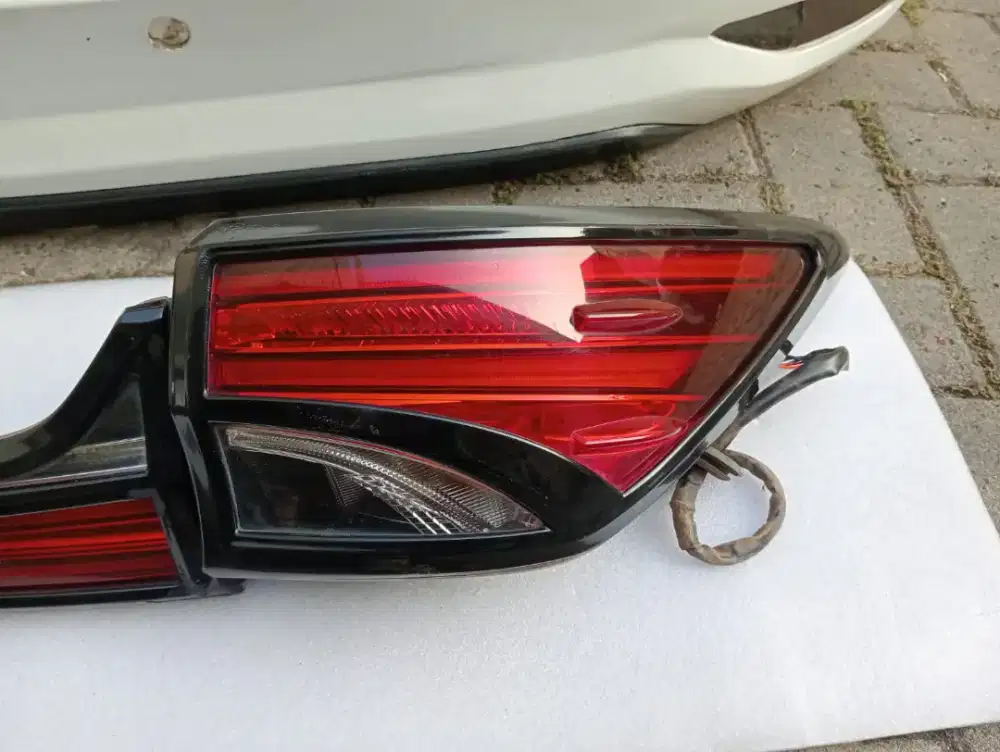 Tile Lamp Fortuner Lampu belakang Fortuner