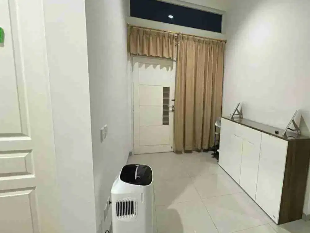 Dijual Rumah Bagus Full Furnished di Perumahan Graha Padma, Semarang