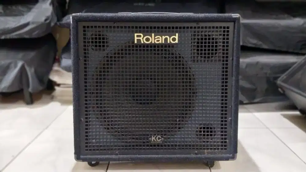 Ampli keyboard roland kc 550 mulus