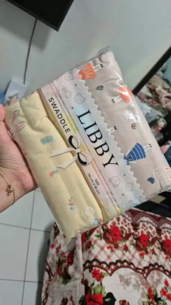 Bedong / lampin / swaddle libby