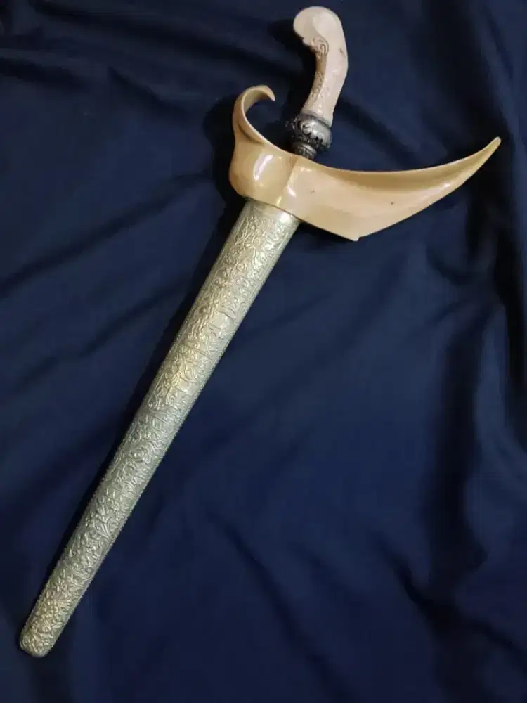 Keris Sengkelat luk ringkel