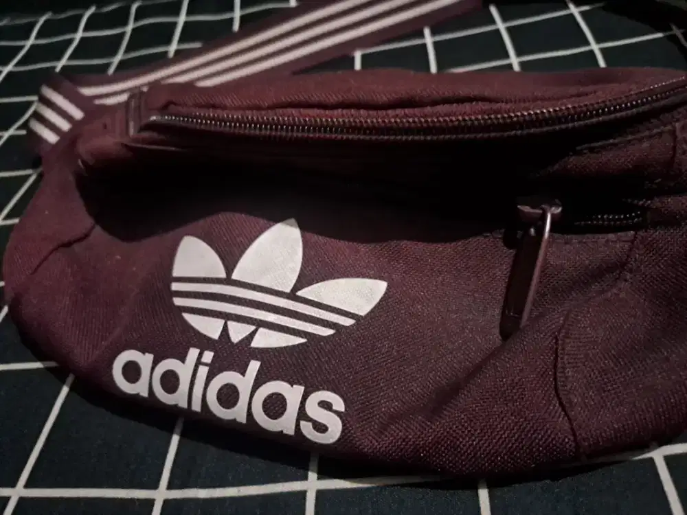 Tas selempang Adidas