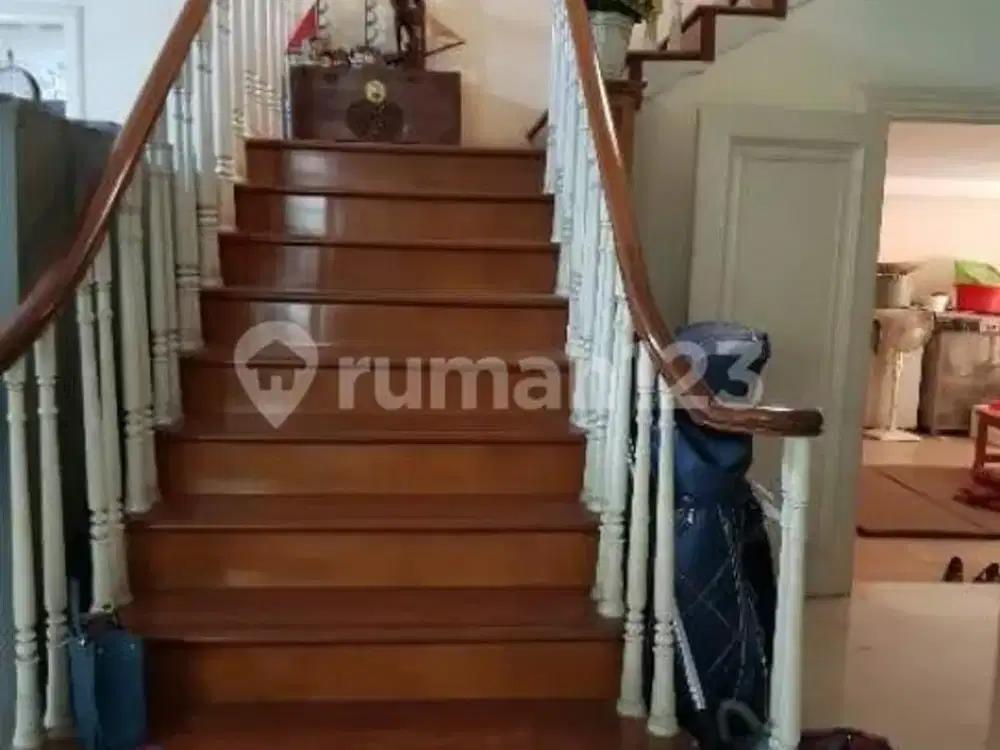 Di Jual Rumah Mewah 2 Lantai di Kota Wisata