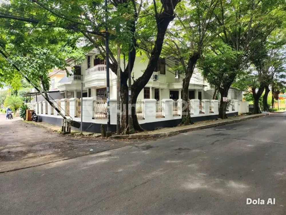 Dijual Rumah Siap Huni Posisi Hook di Bintaro Sektor 2