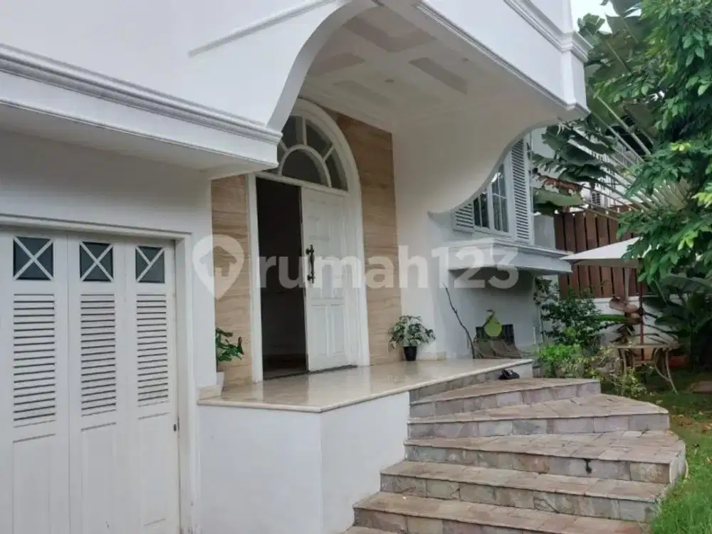 Dijual Rumah Mewah dengan Private Pool di Pondok Indah