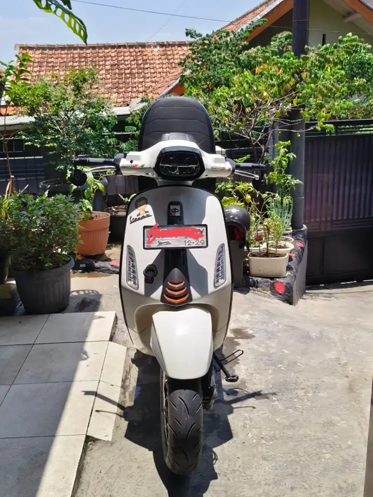 VESPA SPRINT S 150 I-GET ABS 2024 AKHIR - WHITE INNOCENZA