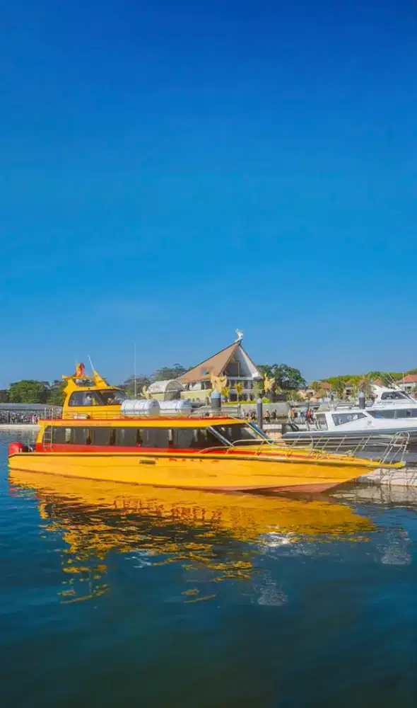 Kapal speedboat  kuning