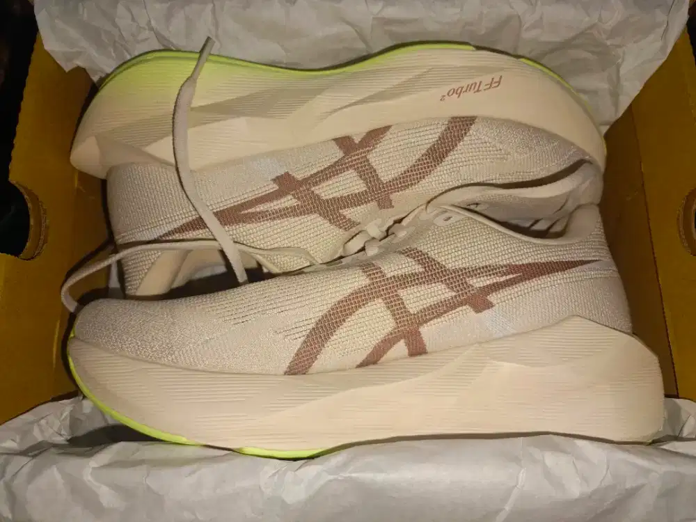 Sepatu Asics Novablast 6