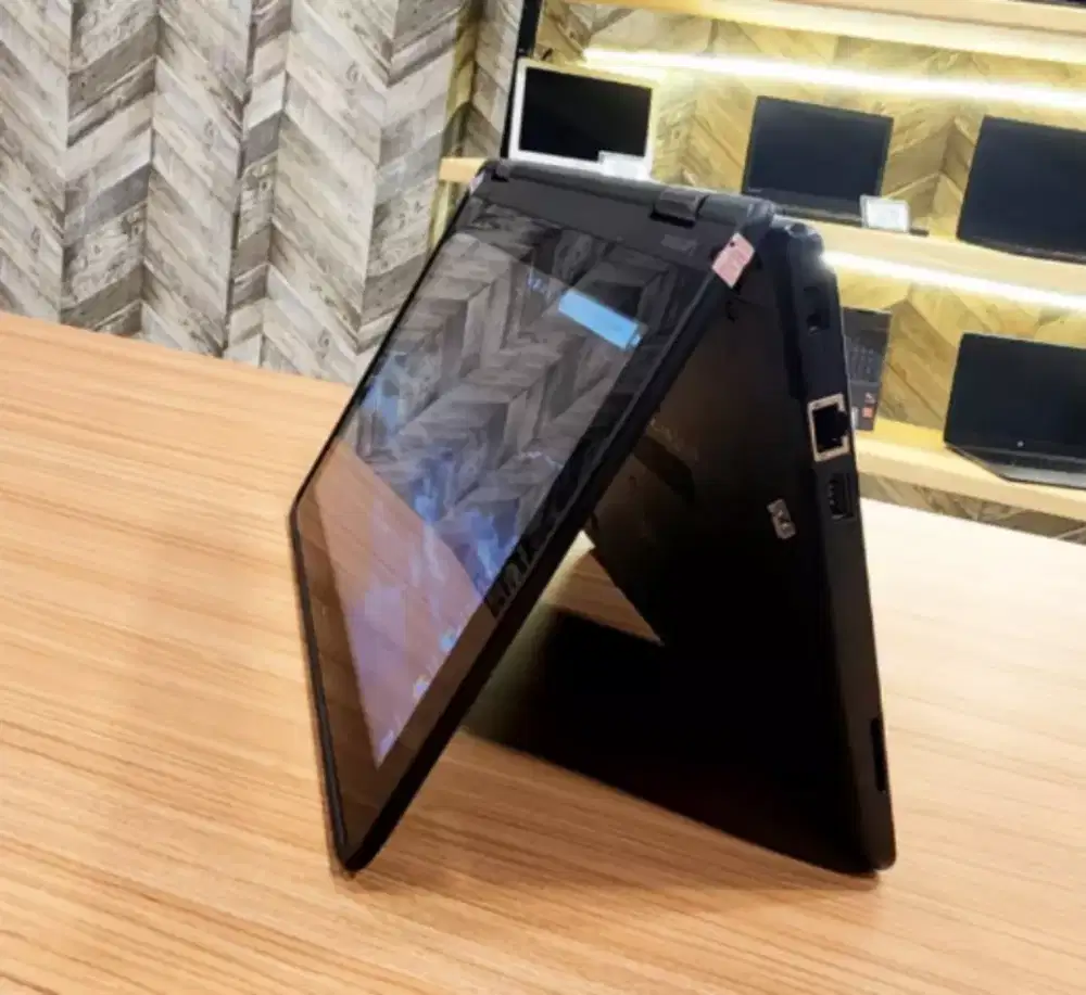 Cuma 2jtan! Laptop Lenovo Yoga 2in1 Touch SSD 128GB Bekas Second
