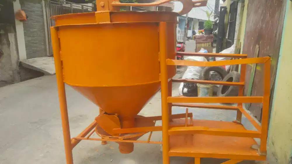 DIJUAL BUCKET COR 0,8/800 liter kondisi normal