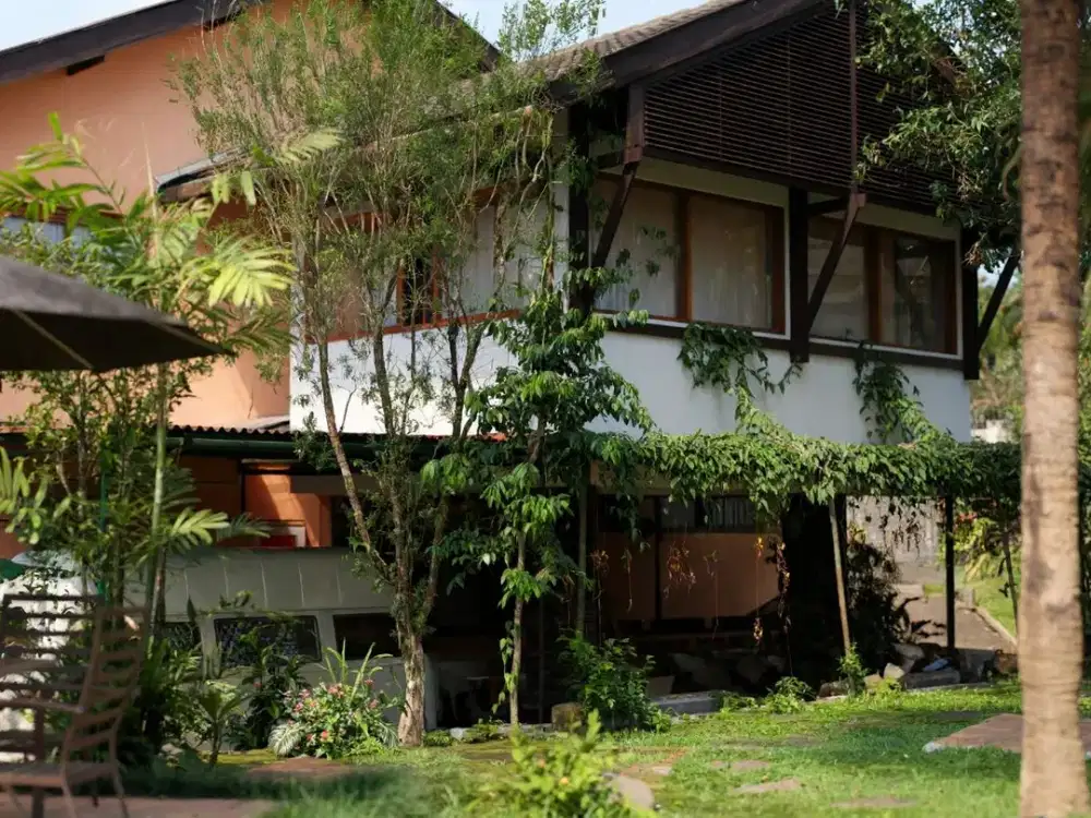 rumah tamah di cipaku indah dekat kampus UPI