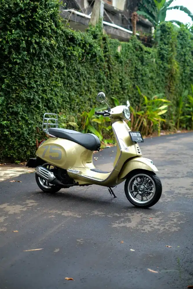 VESPA PRIMAVERA 150 75 ANNIV 2021