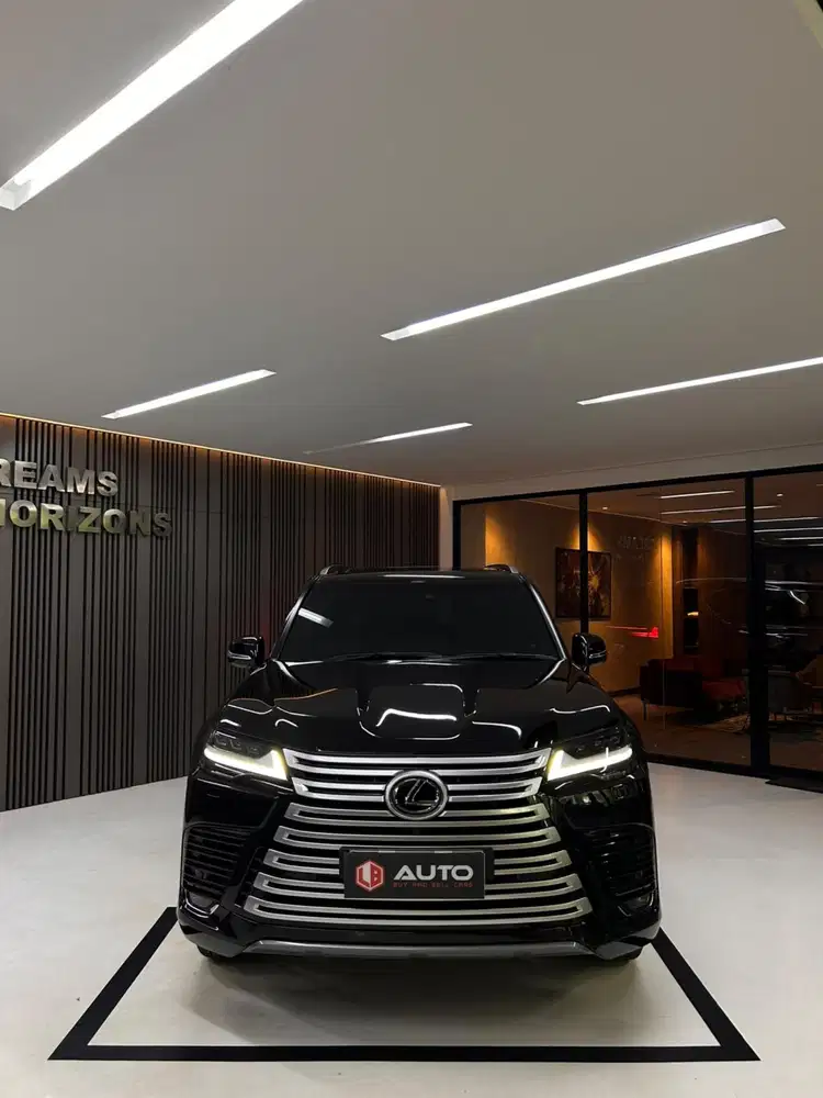 Lexus LX600 VIP 4-Seater 2024 Hitam Km13rb B8067DH Nik 2023
