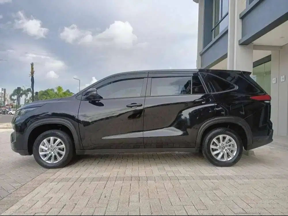 Toyota Innova zenix g non hybrid