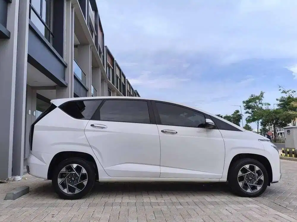 Hyundai stargezer prime two tone captean seat (varian terlengkap)
