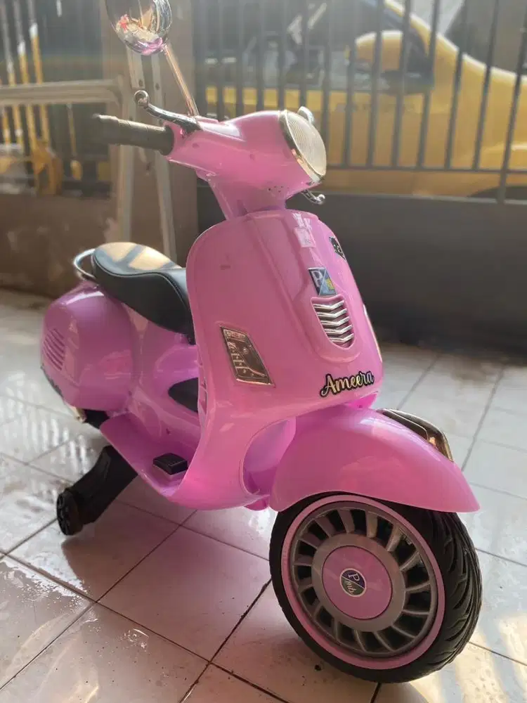 Mainan Anak Motor Aki VESPA VESTIC PMB M228