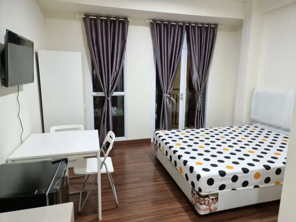 Puri Orchard Studio hadap Kolam Renang Lt 15, Furnished