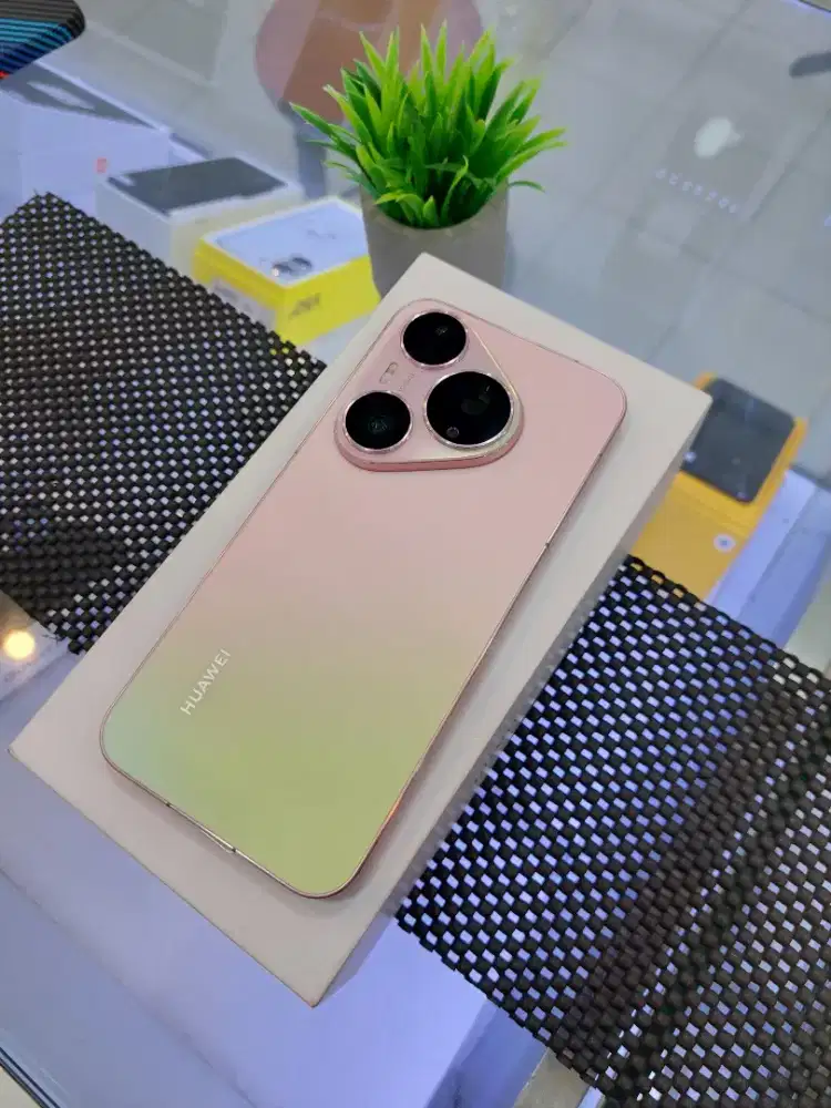 Huawei Pura  90s  Pro  Ram 12+12/512  GB  (10 Hari pakai dari baru)