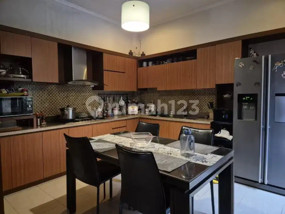 Rumah 2 Lantai Private Pool Gatsu Tengah Nangka Utara Denpasar, Full Furnish, Rp 135 Juta/Tahun