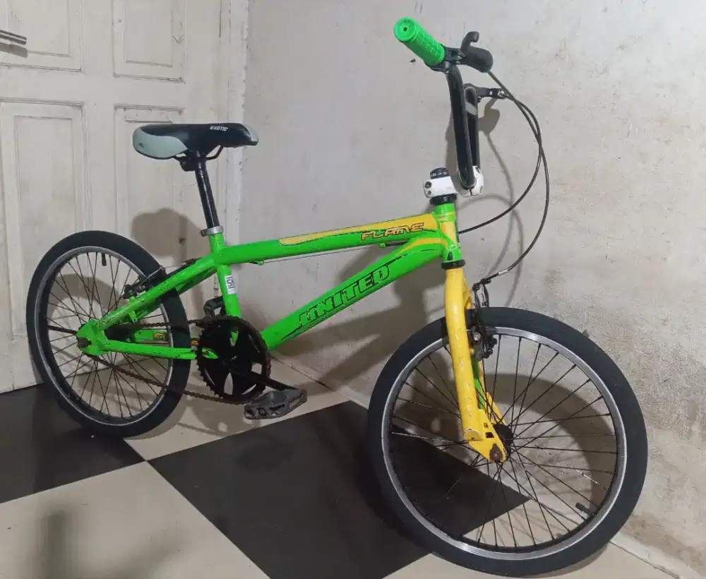 Sepeda BMX ukuran 20 united ban cacing kondisi normal