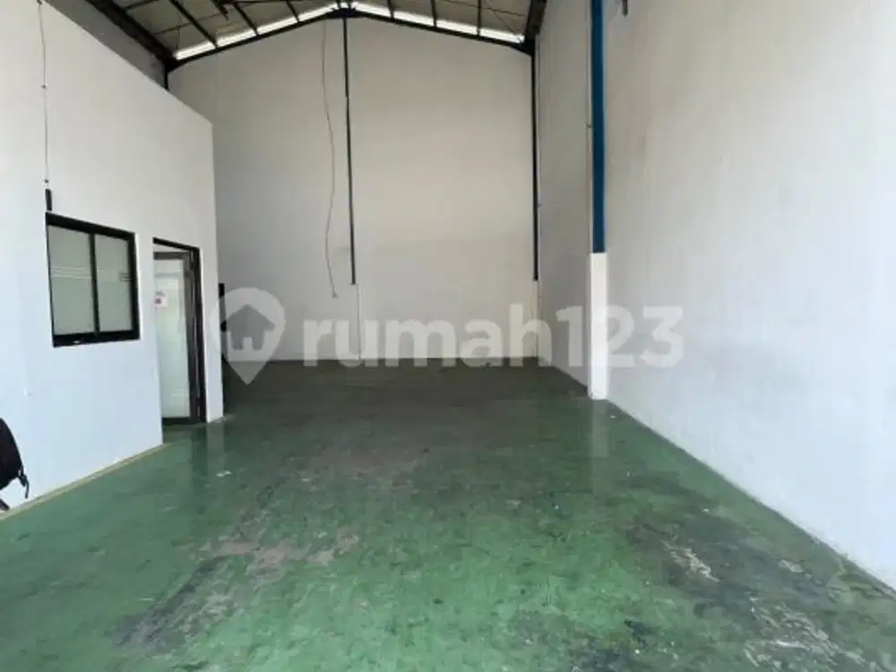 Disewakan Gudang di Pergudangan Central Cakung, Jakarta Timur Cocok untuk Kebutuhan Penyimpanan Maupun Operasional Usaha.