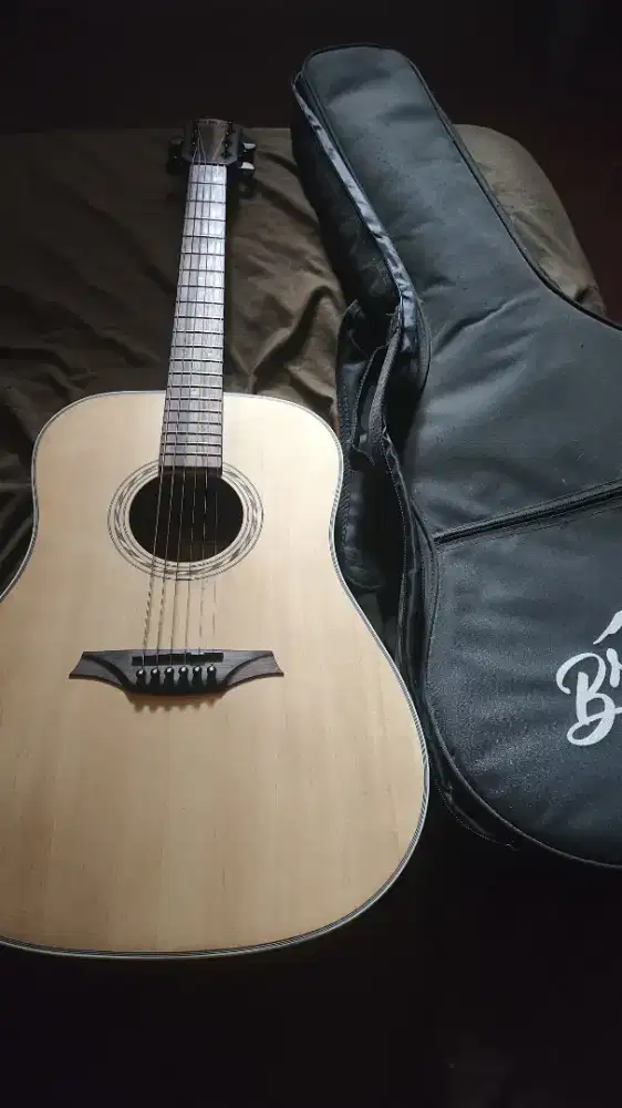 Gitar Bromo Baa1
