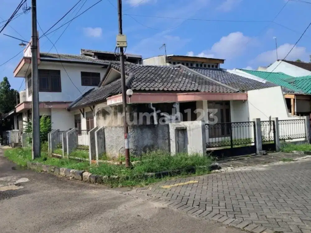 Dijual Rumah Hook Luas 168M2 dengan Lokasi Strategis Harapan Indah Bekasi