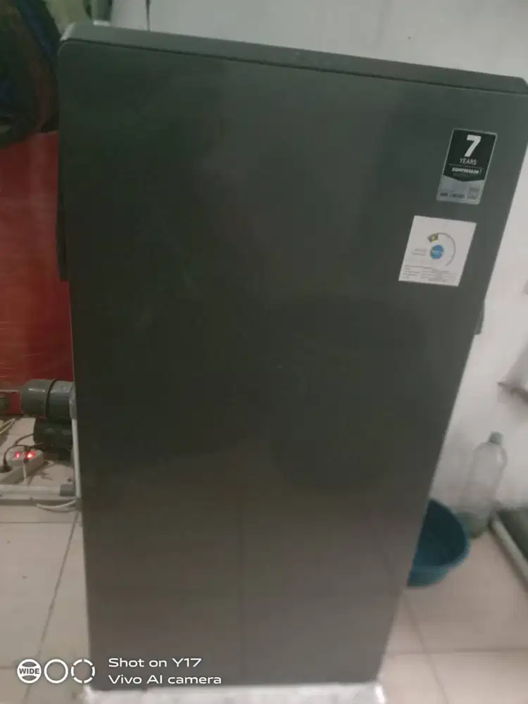 Dijual kulkas merk aqua 1 pintu pemakaian 9 bulan