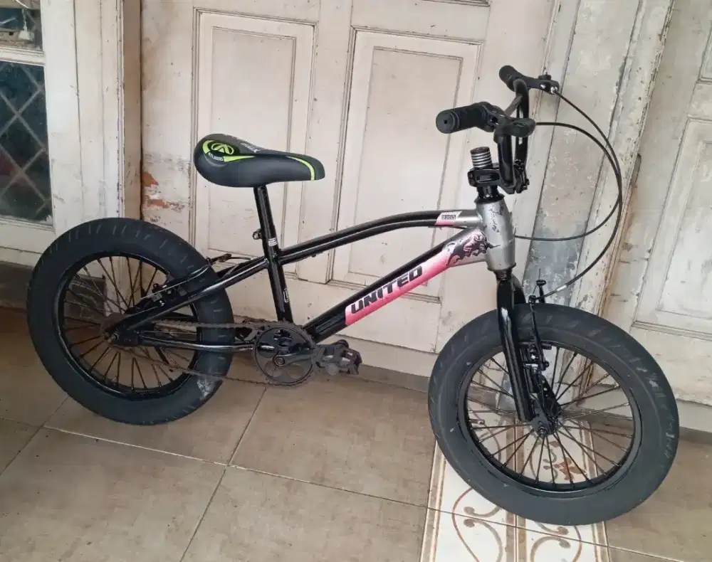 Sepeda BMX ukuran 16 united ban jumbo kondisi normal