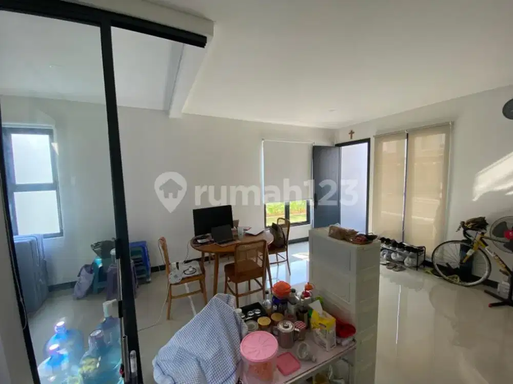 Dijual Rumah Hoek 2 Lantai Siap Huni di Cluster Nismara Harapan Indah 2 Bekasi Harga 2 M Nego