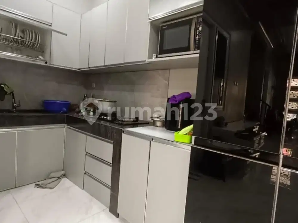 Dijual Rumah 3 Lantai Siap Huni Luas 7X15 Cluster Harmoni Harapan Indah Bekasi.