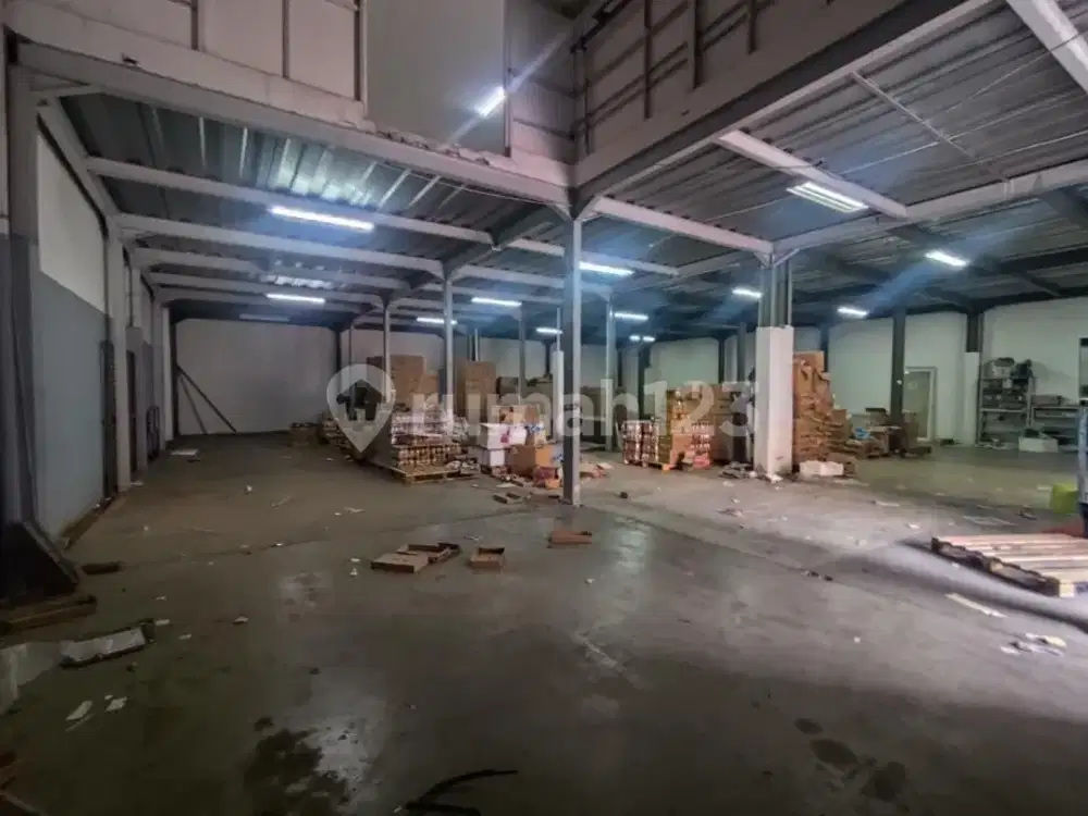 Disewakan Gudang 2 Gandeng 18X24 di Green Sedayu Bizpark, Cakung, Jakarta Timur Akses Tol