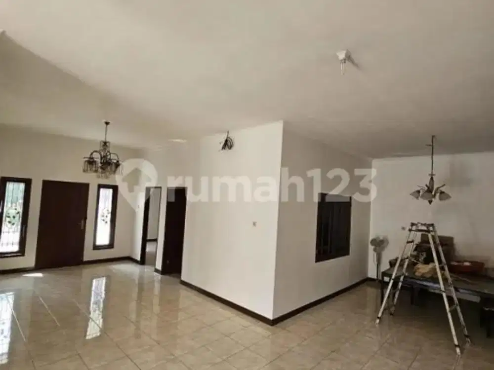 Dijual Rumah Hook SHM di Perumahan Harapan Indah 1 Bekasi Luas Tanah 240 M²