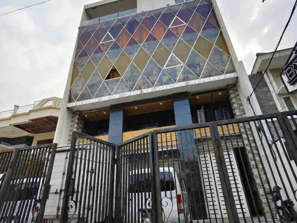 DISEWAKAN GEDUNG EKS CAFE