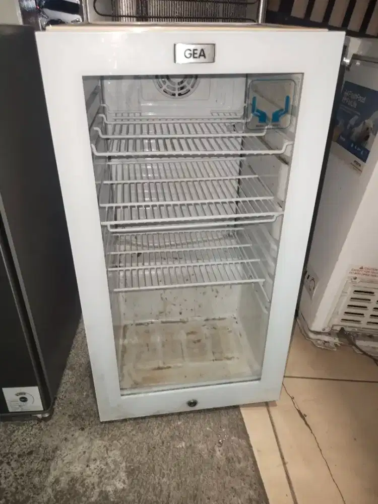Showcase gea orisinil pabrik normal dingin siap pakai