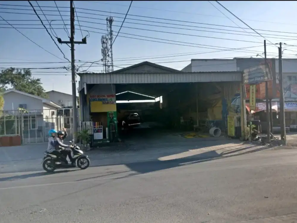 Gudang Strategis Menganti Gresik