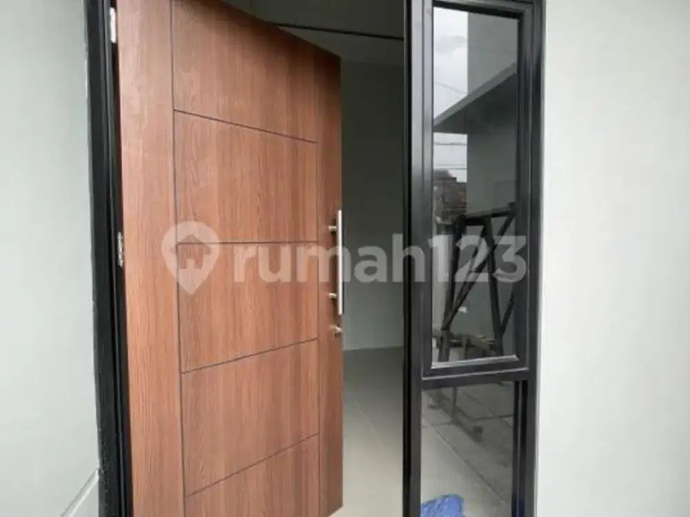 Dijual Rumah Baru Siap Huni Desain Modern di Kawasan Harapan Indah 1 yang Nyaman, Strategis di Harapan Indah 1, Bekasi Barat