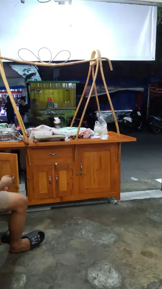 Di jual gerobak soto