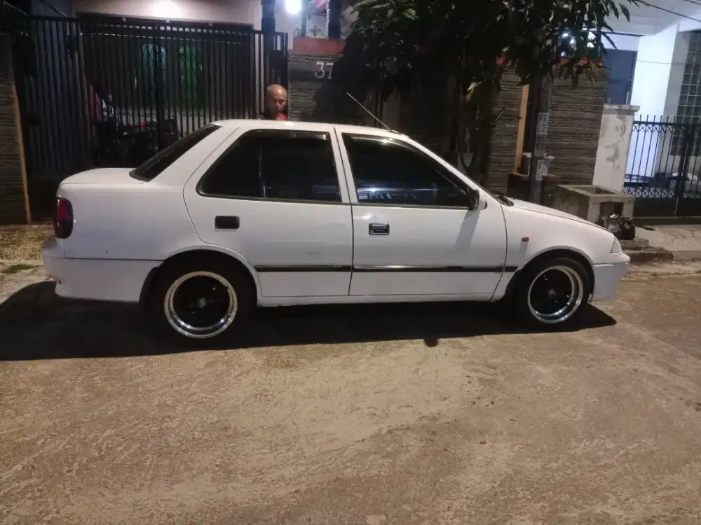 DIJUAL MOBIL SEDAN THN 1999