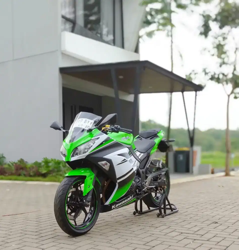 Ninja 250 Fi ABS 2015 30th Anniversary Like New