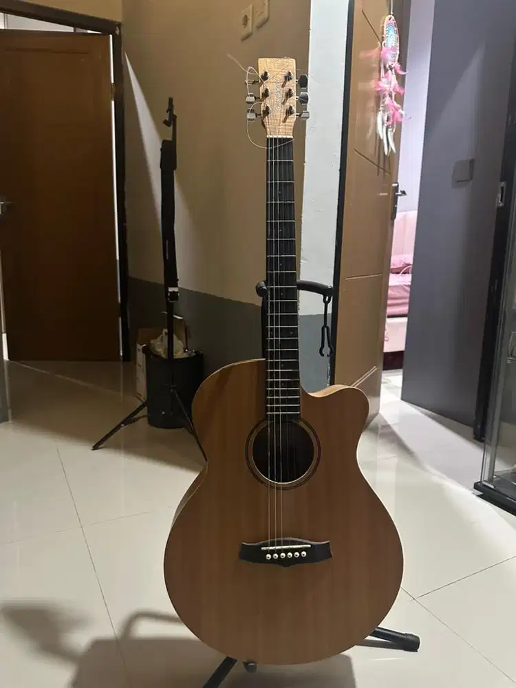 Gitar bekas tanglewood