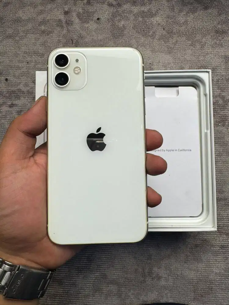 Dijual iPhone 11 128GB Warna Putih All Operator
