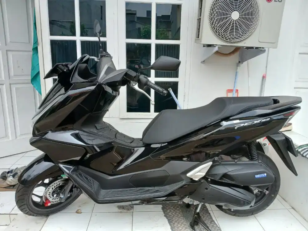 Jual PCX CBS 2026 warna hitam