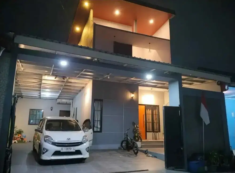 Dijual rumah 2 lantai apik murah di jl Purwomukti Pedurungan