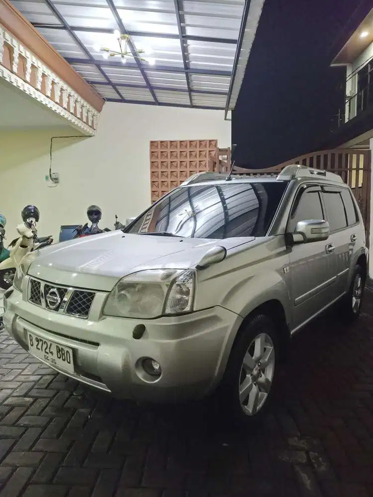 Nissan X-Trail 2.5 XT 2006 type tertinggi Mobil istimewa