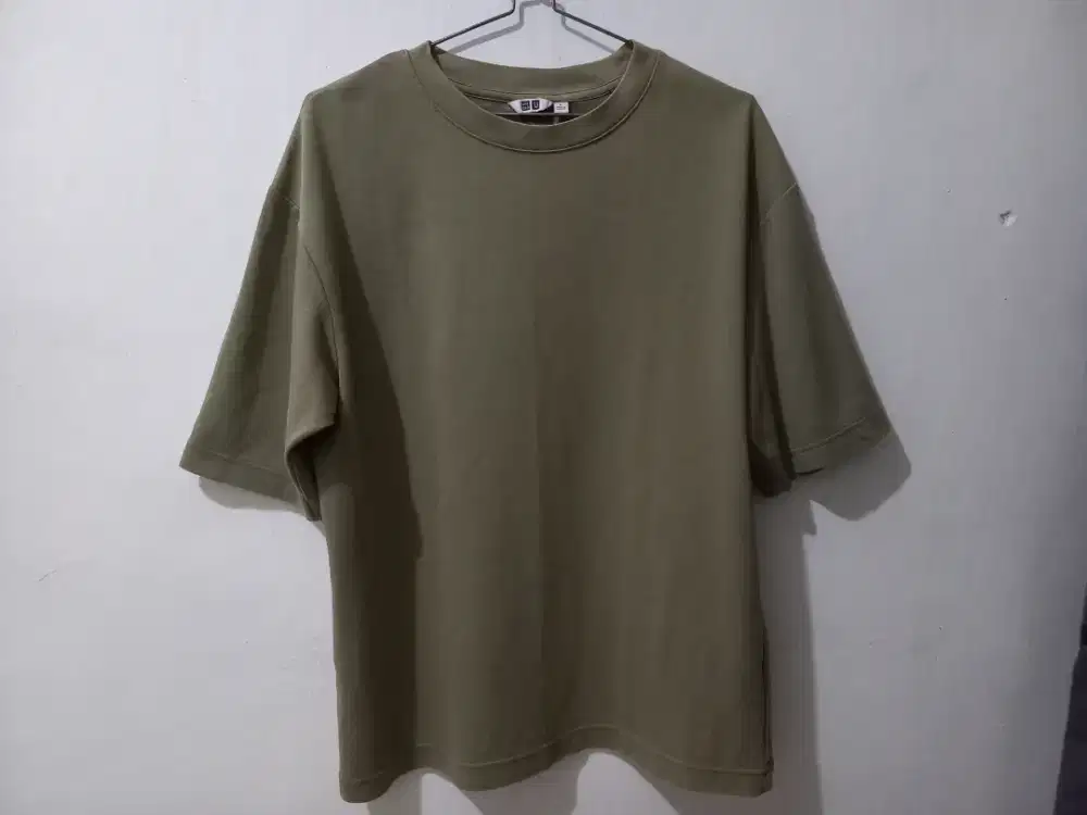 Kaos Uniqlo Airism Size L